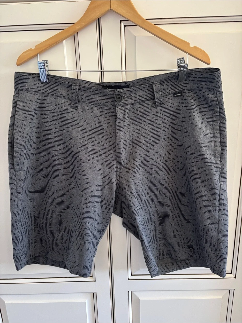 Travis Mathew Tropical Golf Performance Chino Shorts Comfort Travel Gray Mens 36